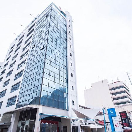 Oyo 89421 Pp Island Hotel George Town Buitenkant foto