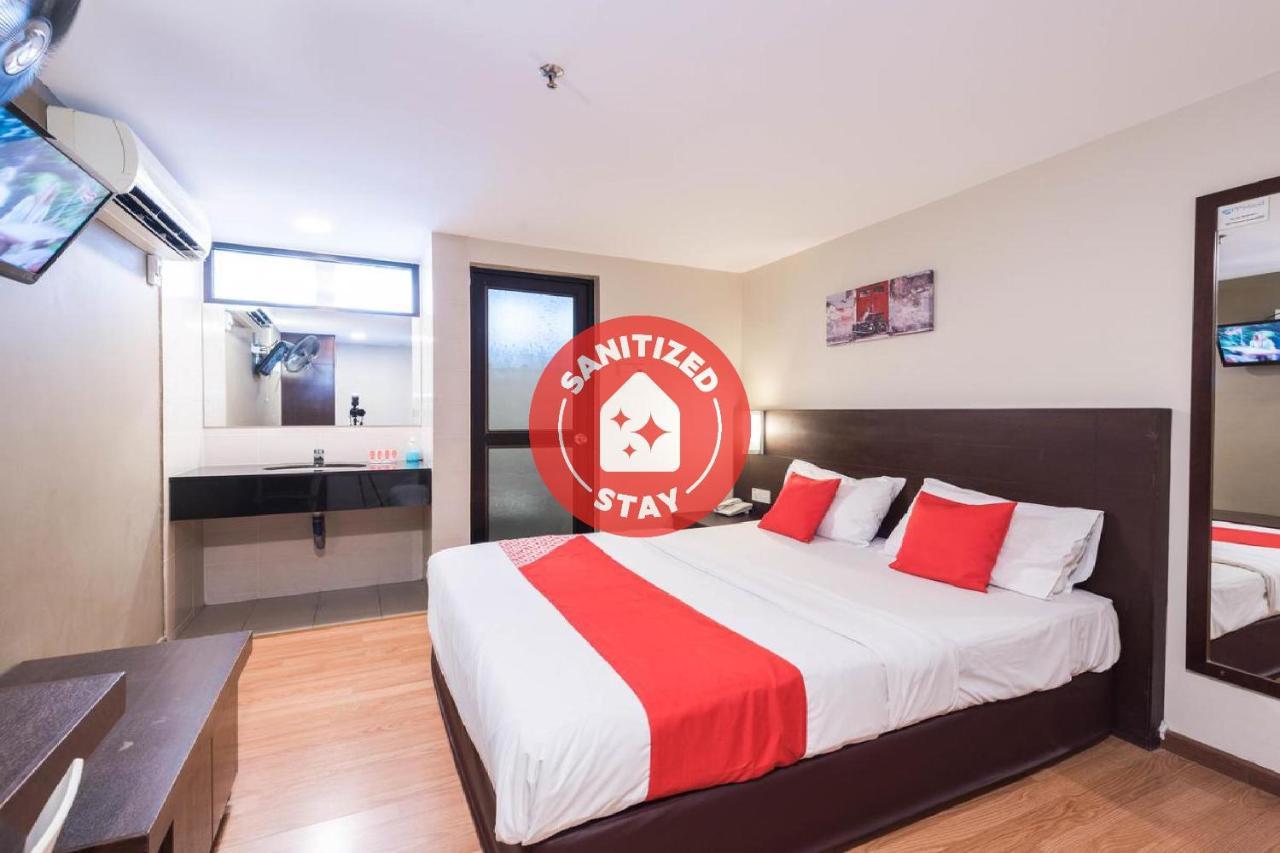 Oyo 89421 Pp Island Hotel George Town Buitenkant foto