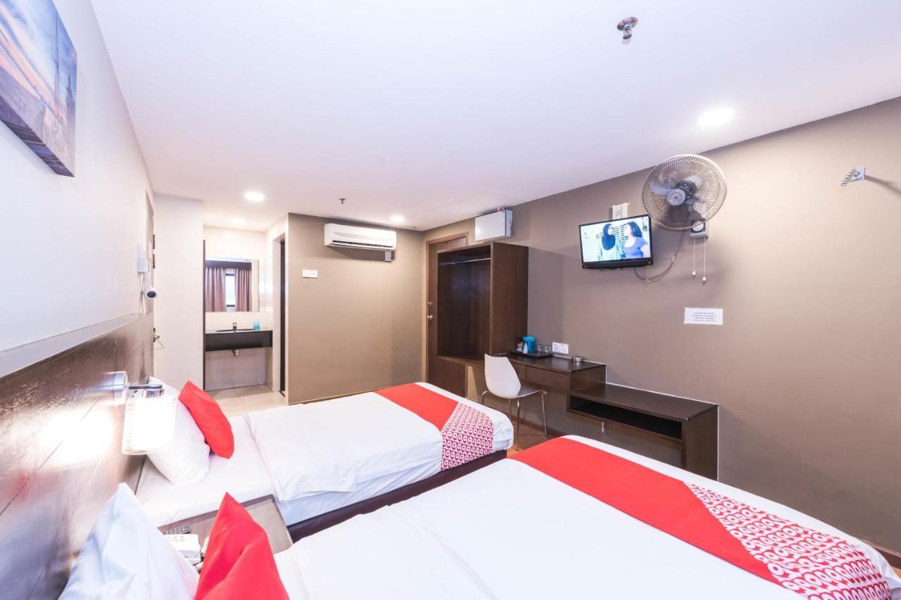 Oyo 89421 Pp Island Hotel George Town Buitenkant foto