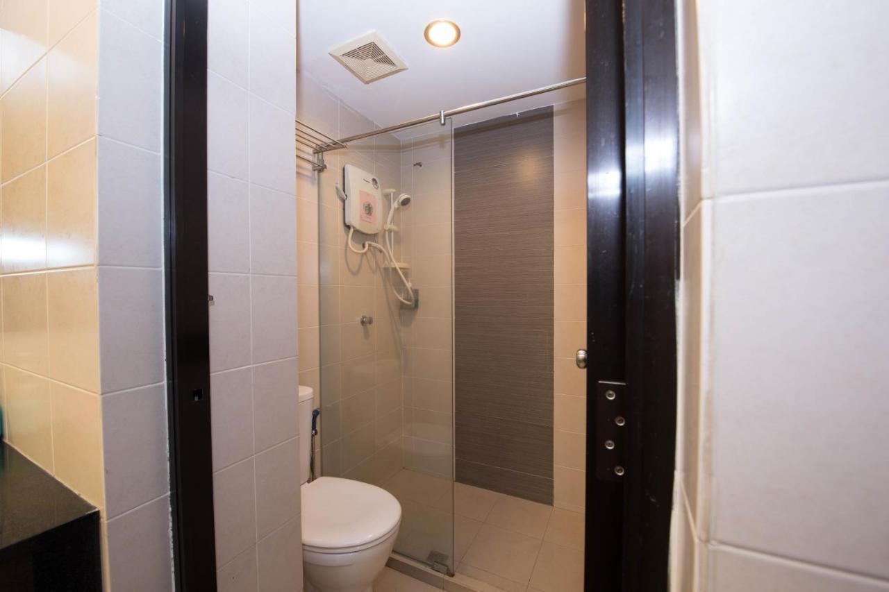 Oyo 89421 Pp Island Hotel George Town Buitenkant foto