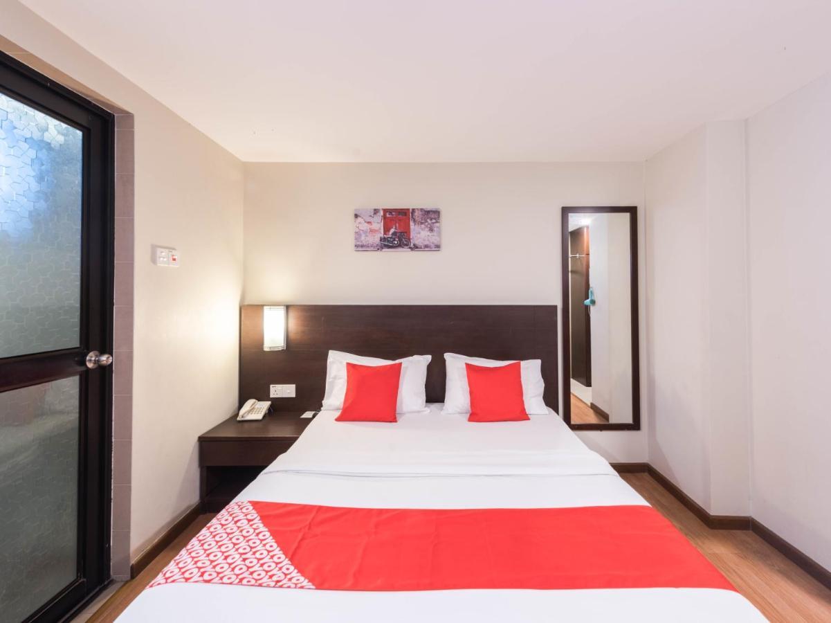 Oyo 89421 Pp Island Hotel George Town Buitenkant foto