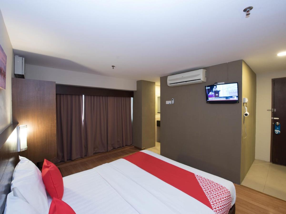 Oyo 89421 Pp Island Hotel George Town Buitenkant foto